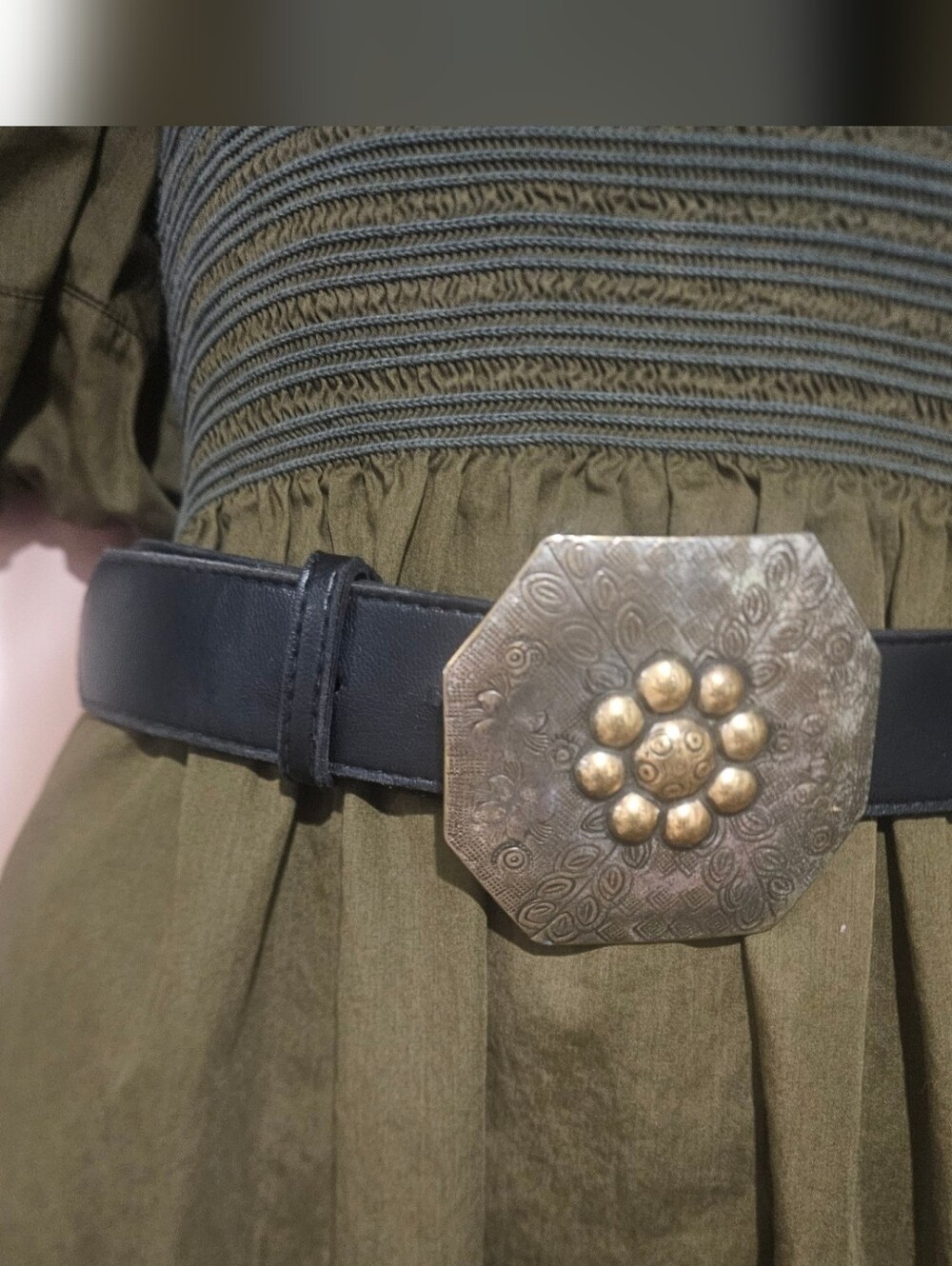 Vintage Statement Oversized Medallion Mixed Metal Buckle. Black Leather.